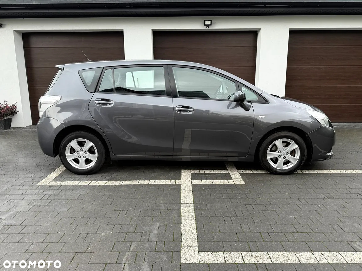 Toyota Verso 1.8 Edition - 9