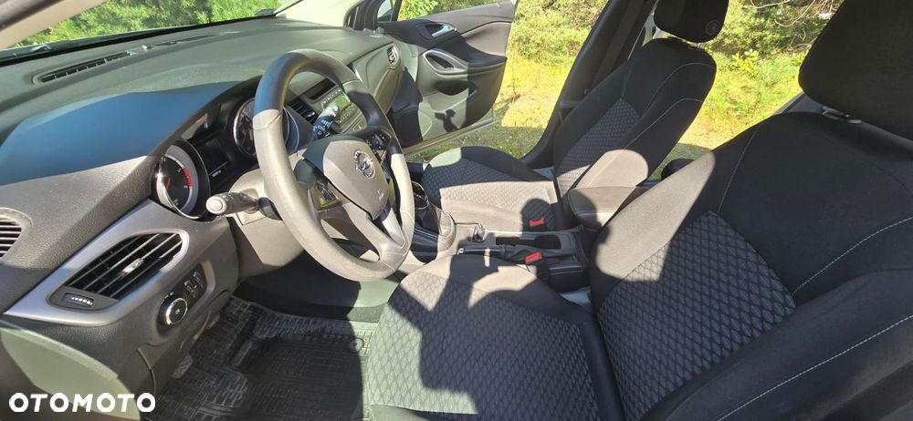 Opel Astra 1.6 CDTI Essentia - 18