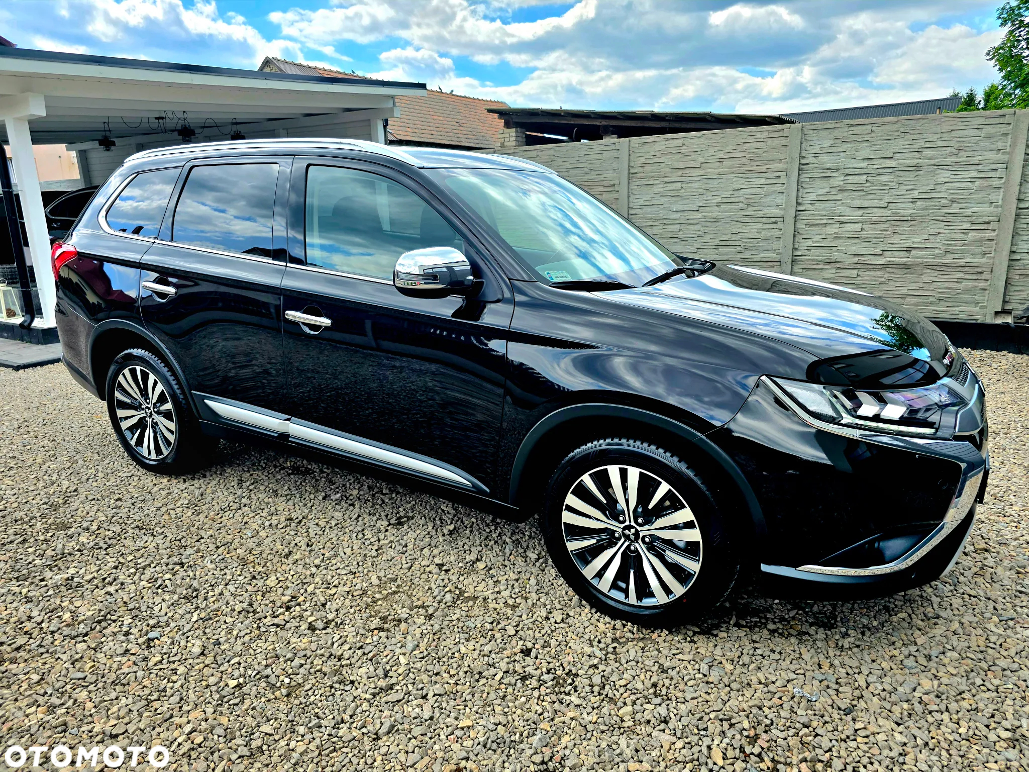 Mitsubishi Outlander 2.0 Instyle + 4WD CVT - 36