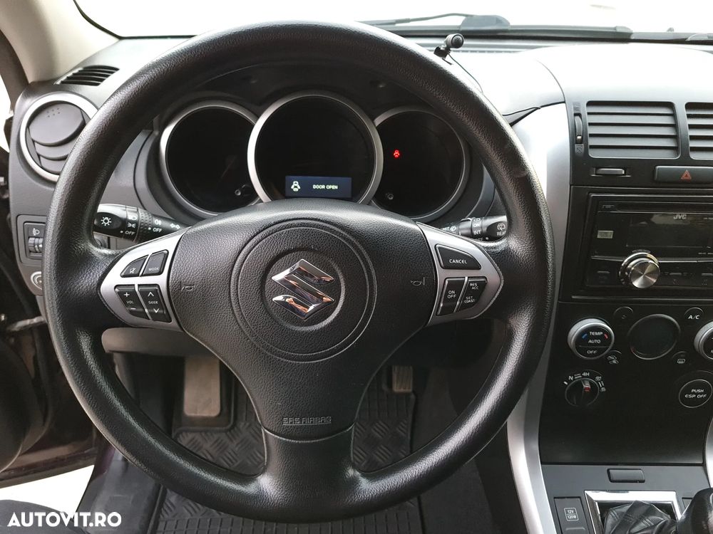 Suzuki Grand Vitara 2.4 Comfort+ - 22
