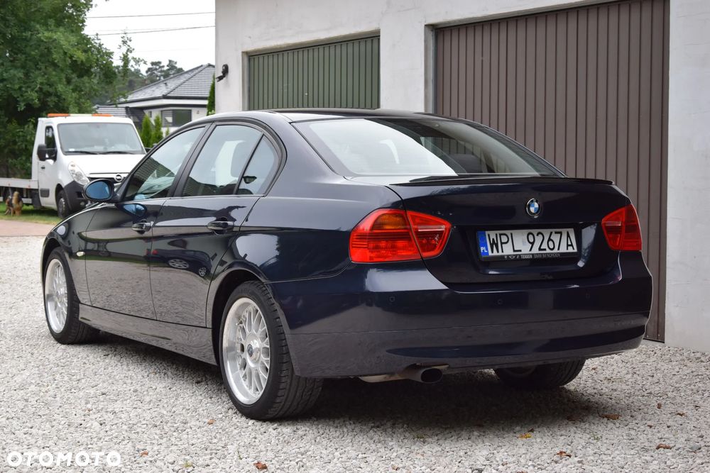 BMW Seria 3 318i - 5