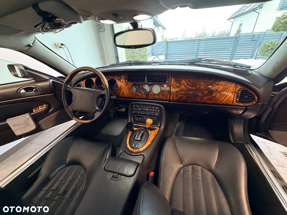 Jaguar XK - 9