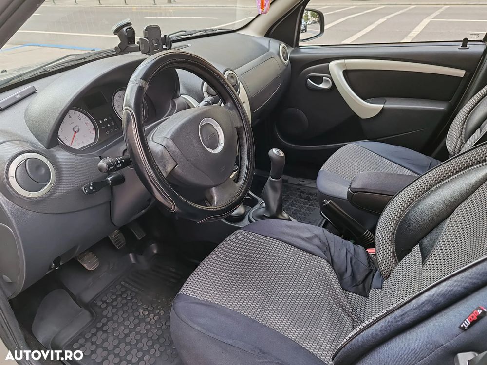 Dacia Sandero 1.6 MPI Orange - 3