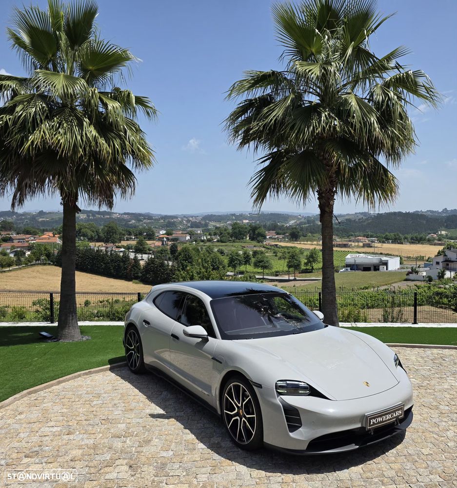 Porsche Taycan Sport Turismo - 12