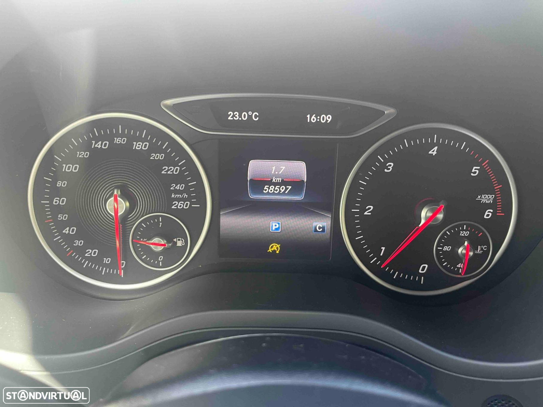 Mercedes-Benz B 180 d Urban - 40