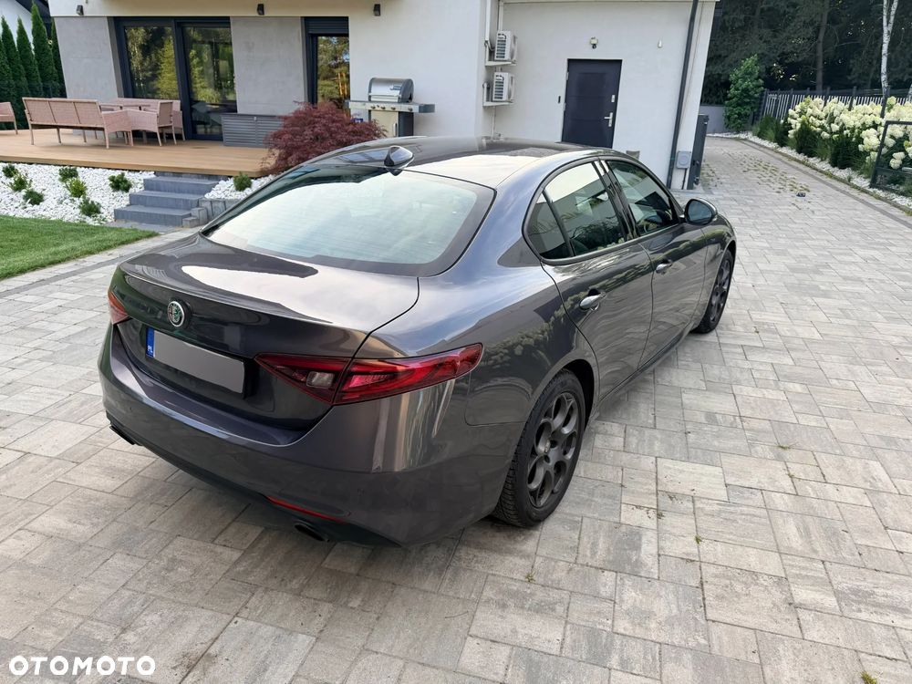 Alfa Romeo Giulia - 4