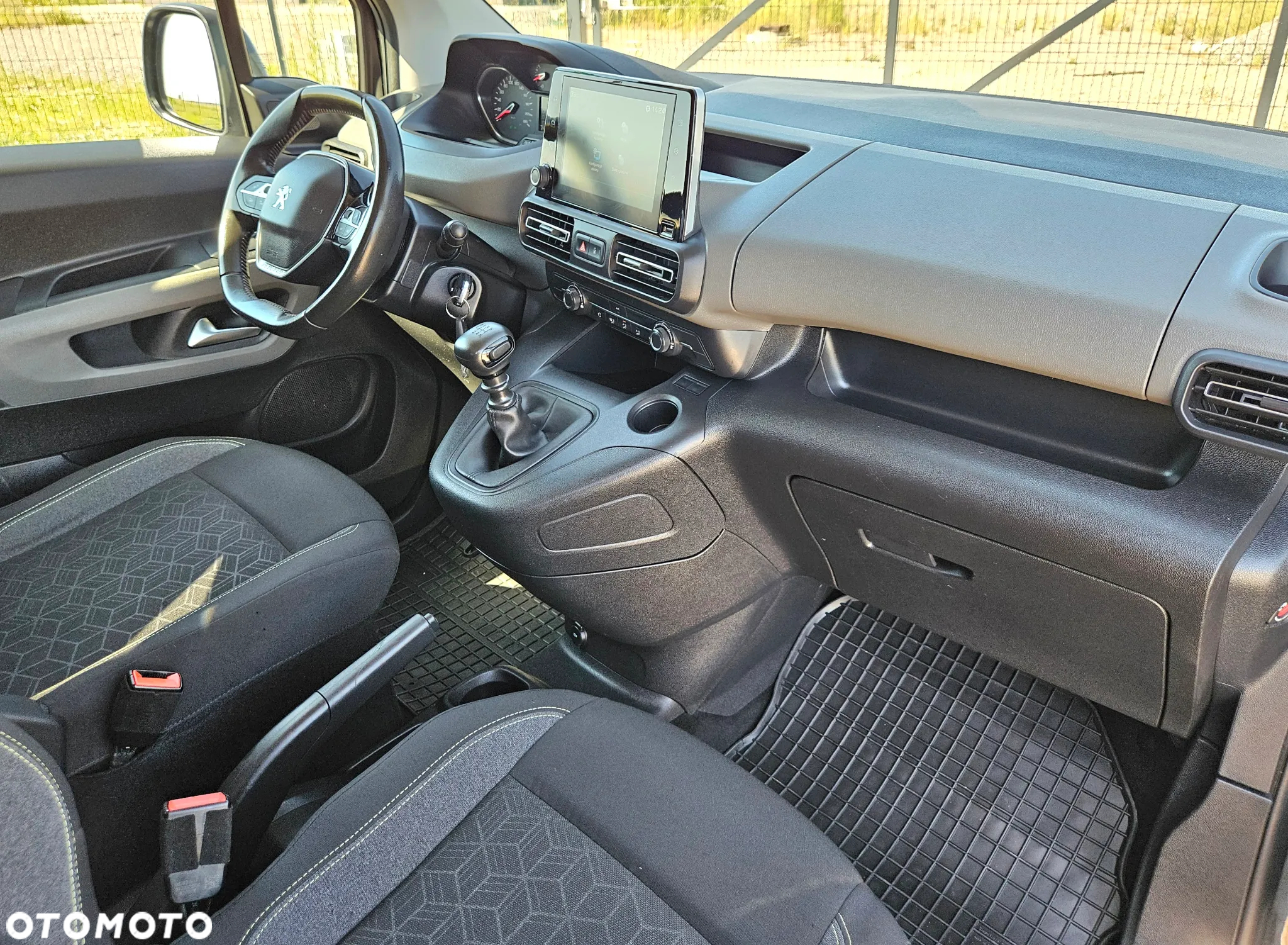 Peugeot Rifter 1.5 BlueHDI Allure Pack S&S - 17