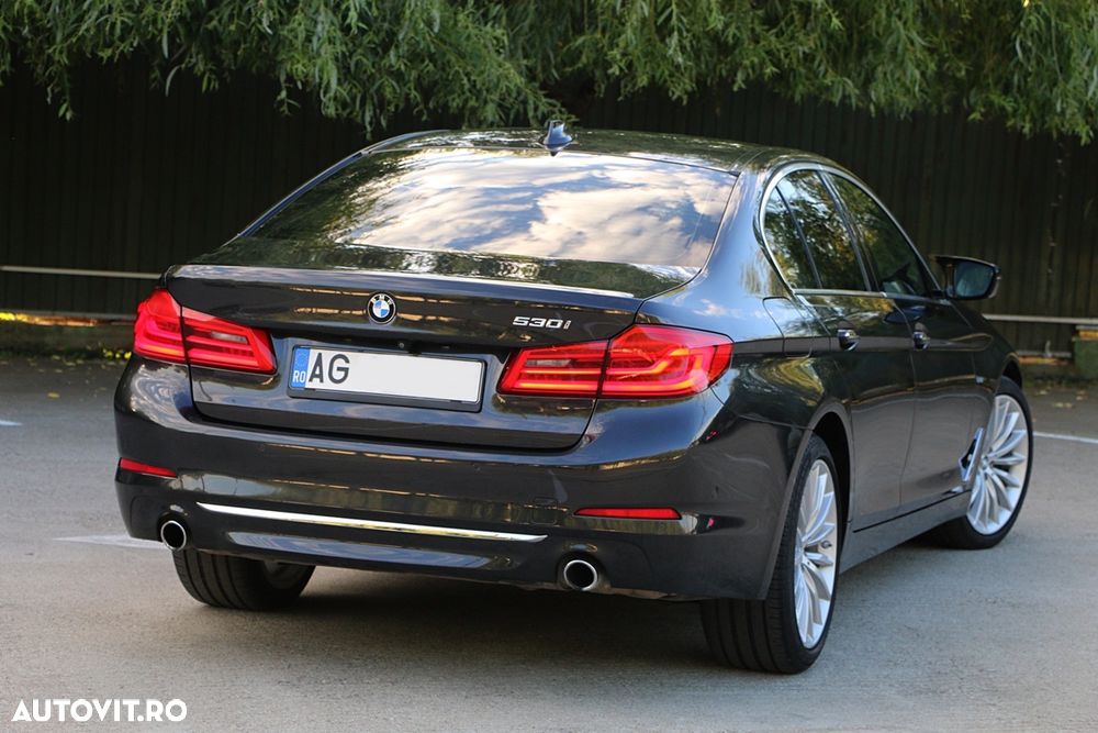BMW Seria 5 530i Aut. Luxury Line - 15