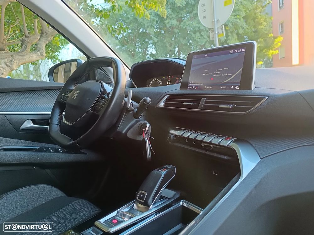 Peugeot 3008 PureTech 130 Stop & Start GPF EAT8 Active Business-Pack - 25