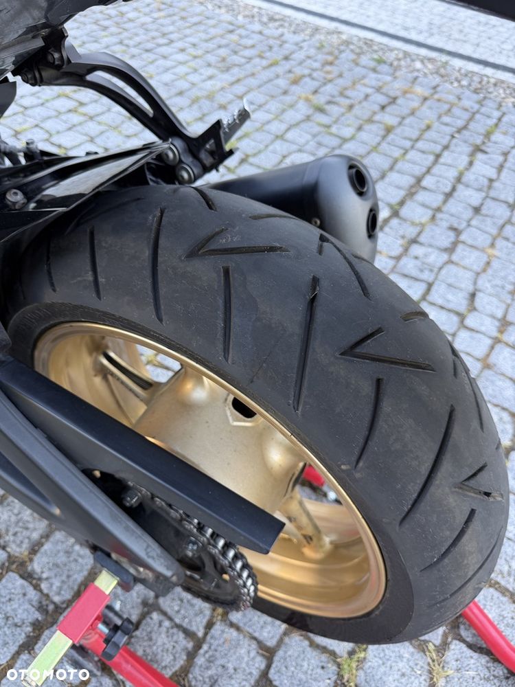 Yamaha FZ8 - 16