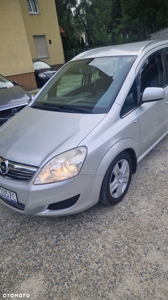 Opel Zafira - 1