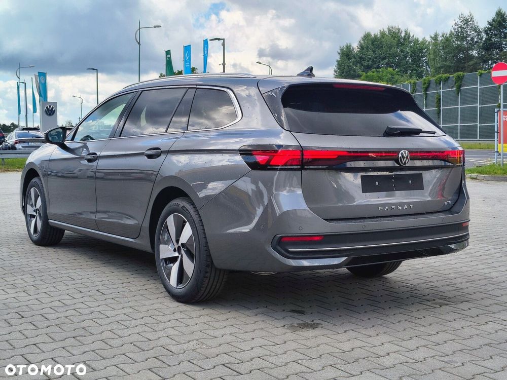 Volkswagen Passat - 8