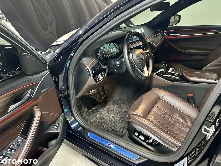 BMW Seria 5 530i xDrive M Sport Edition - 9