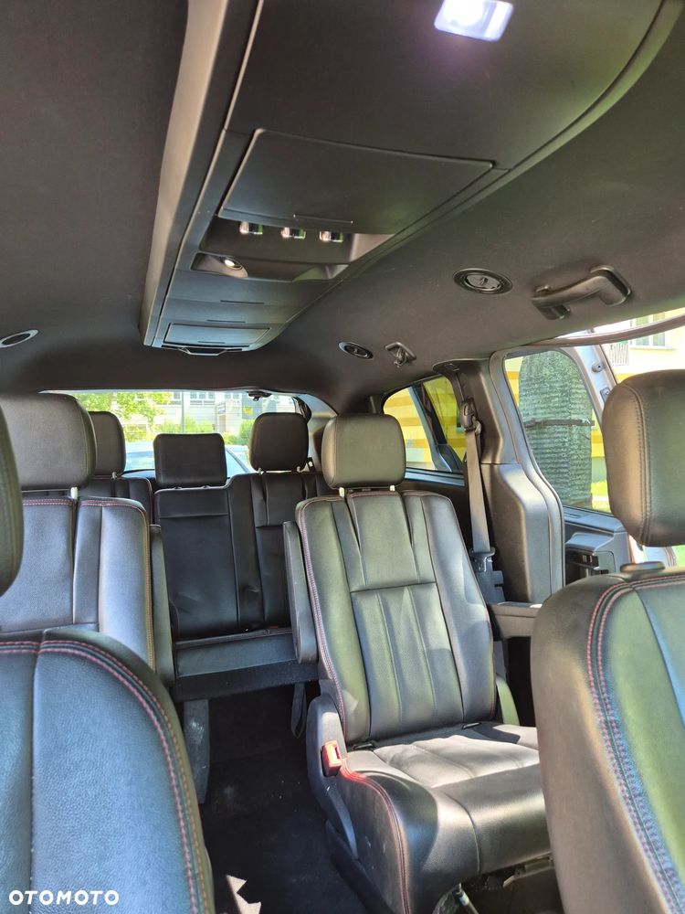 Dodge Grand Caravan - 17