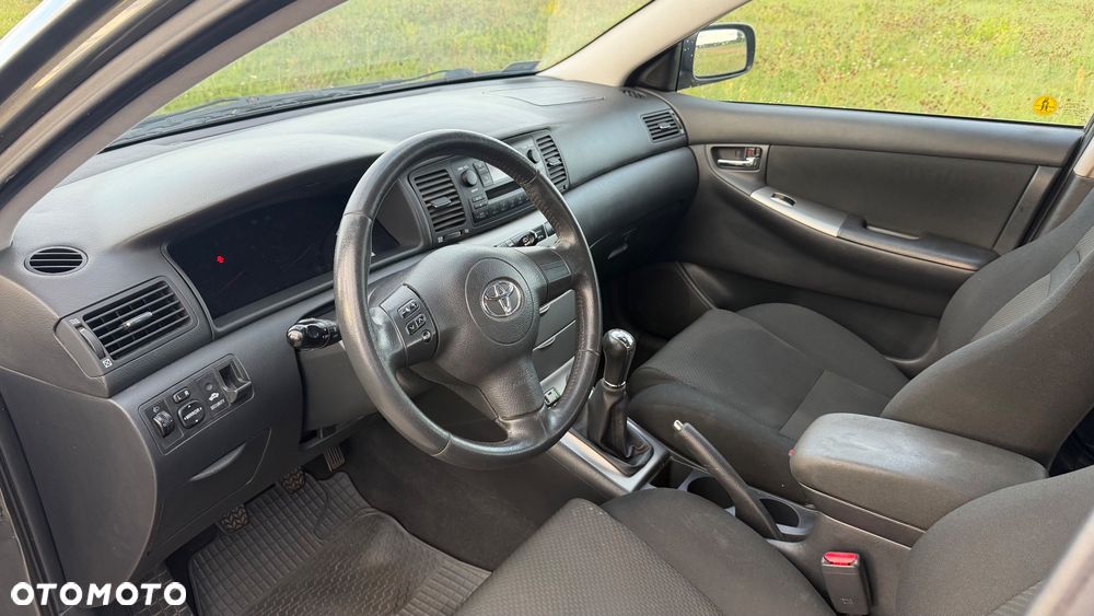 Toyota Corolla 1.6 VVT-i Sol - 9
