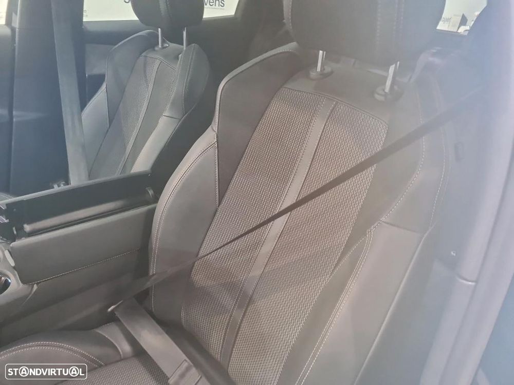 Peugeot 3008 1.6 Hybrid4 Allure e-EAT8 - 8