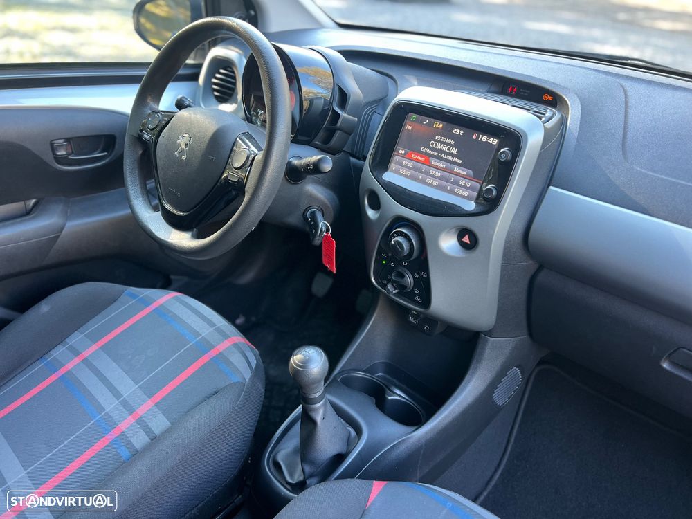 Peugeot 108 1.2 PureTech Top! Style - 13