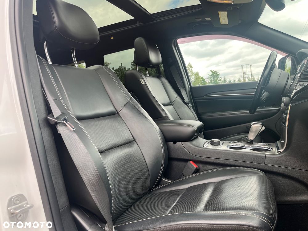 Jeep Grand Cherokee - 28