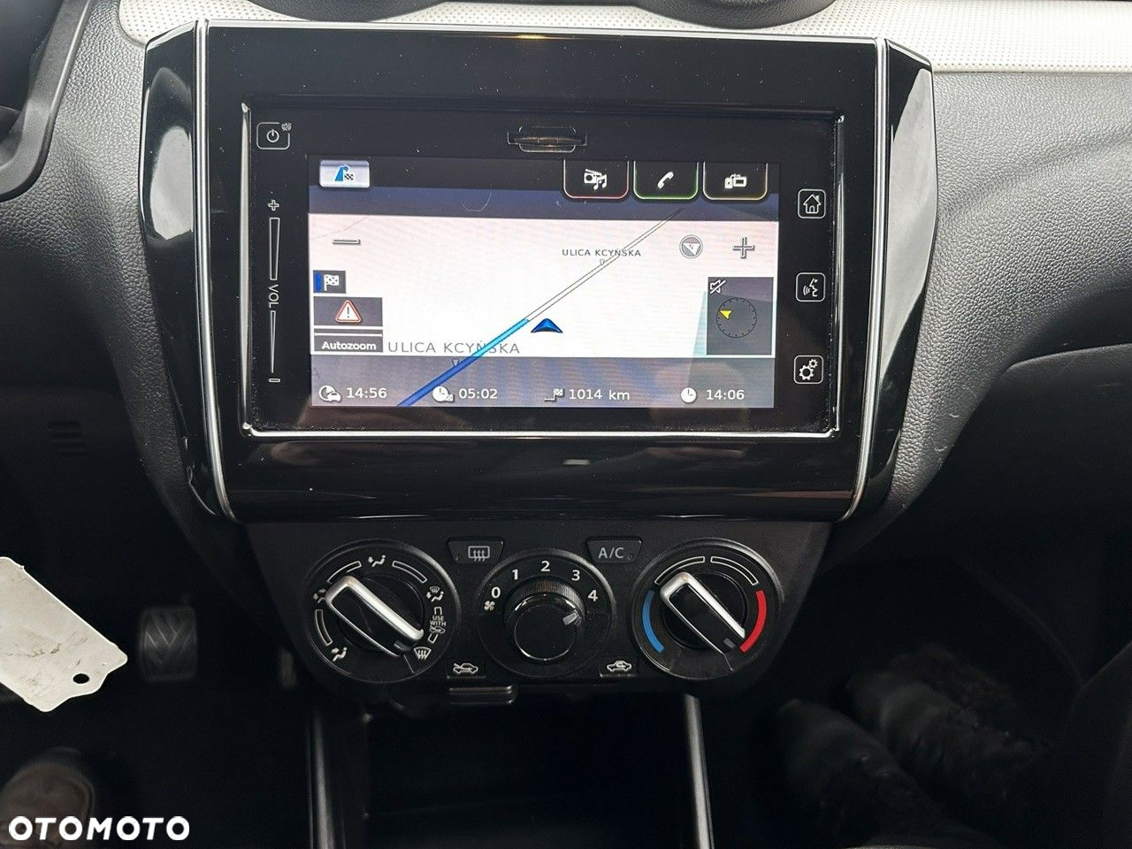 Suzuki Swift 1.2 Premium Plus - 22