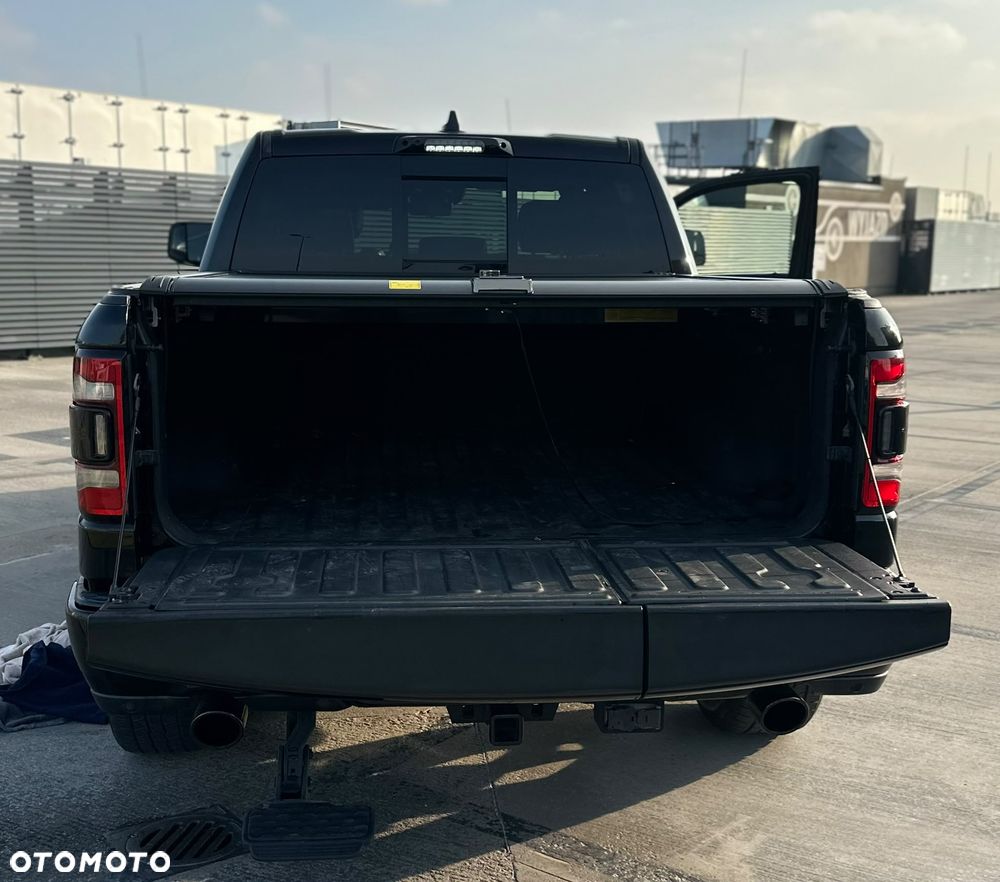 Dodge RAM 5.7 4x4 - 19