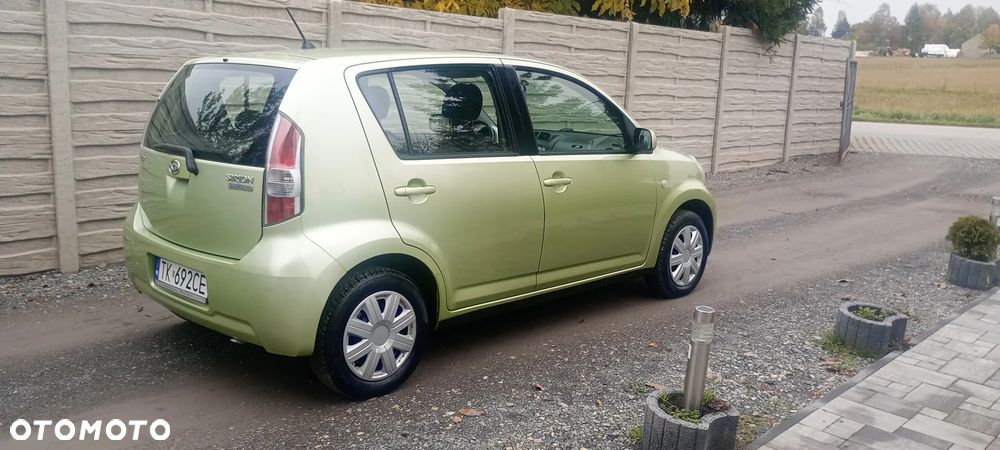 Daihatsu Sirion - 7