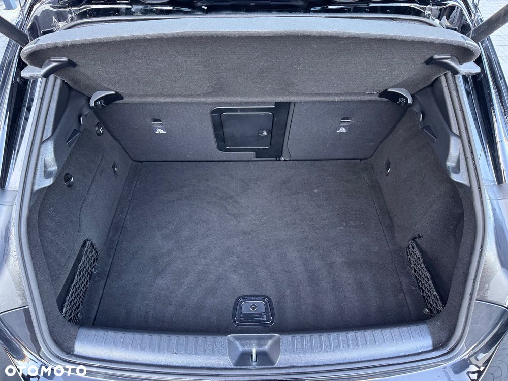 Mercedes-Benz GLA 200 7G-DCT UrbanStyle Edition - 29