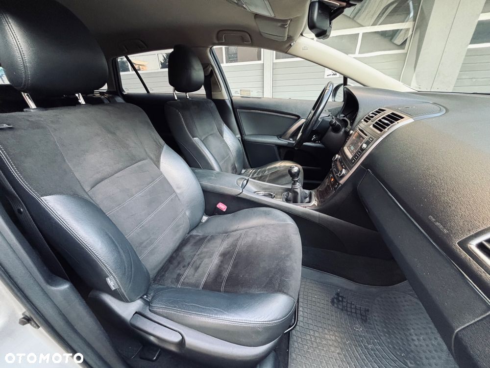 Toyota Avensis 1.8 Sol NAVI - 15