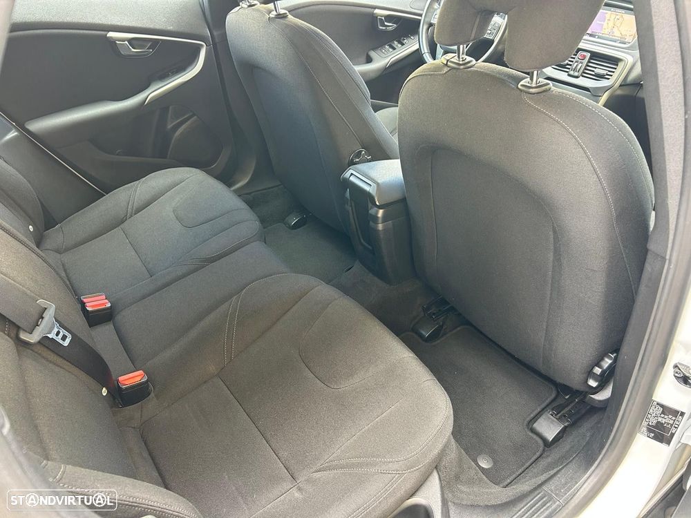 Volvo V40 Cross Country 2.0 D2 Summum - 10