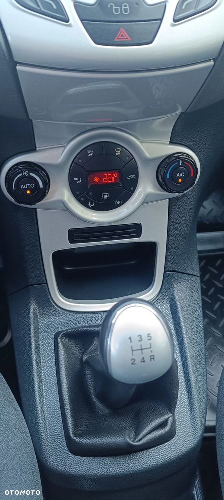 Ford Fiesta - 9
