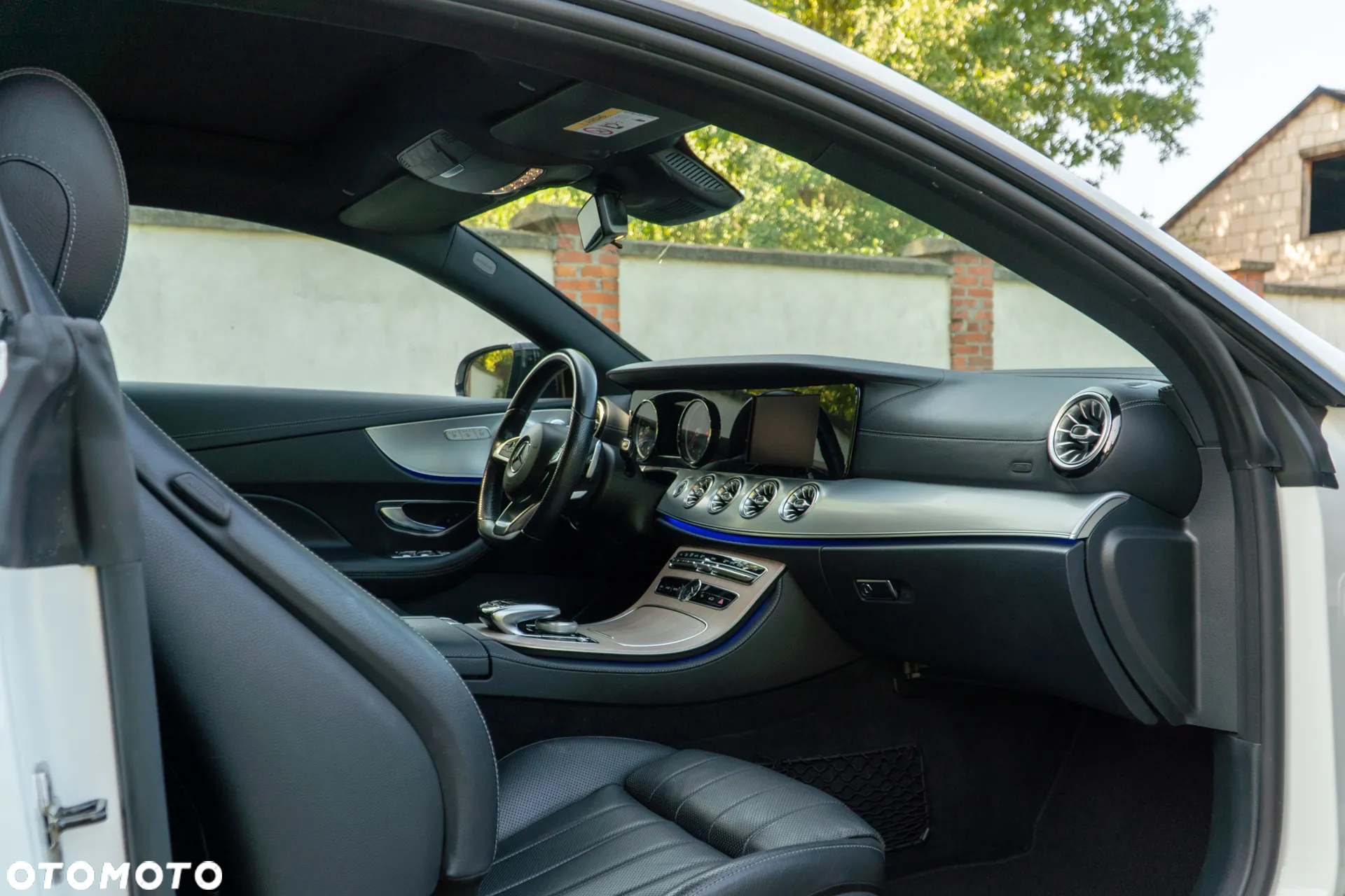 Mercedes-Benz Klasa E 300 Coupe 9G-TRONIC - 24