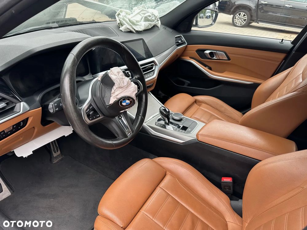 BMW Seria 3 330i xDrive - 11
