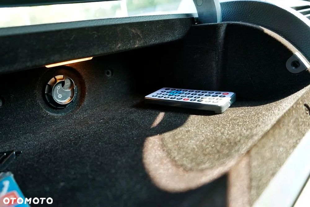 Volkswagen Multivan - 36