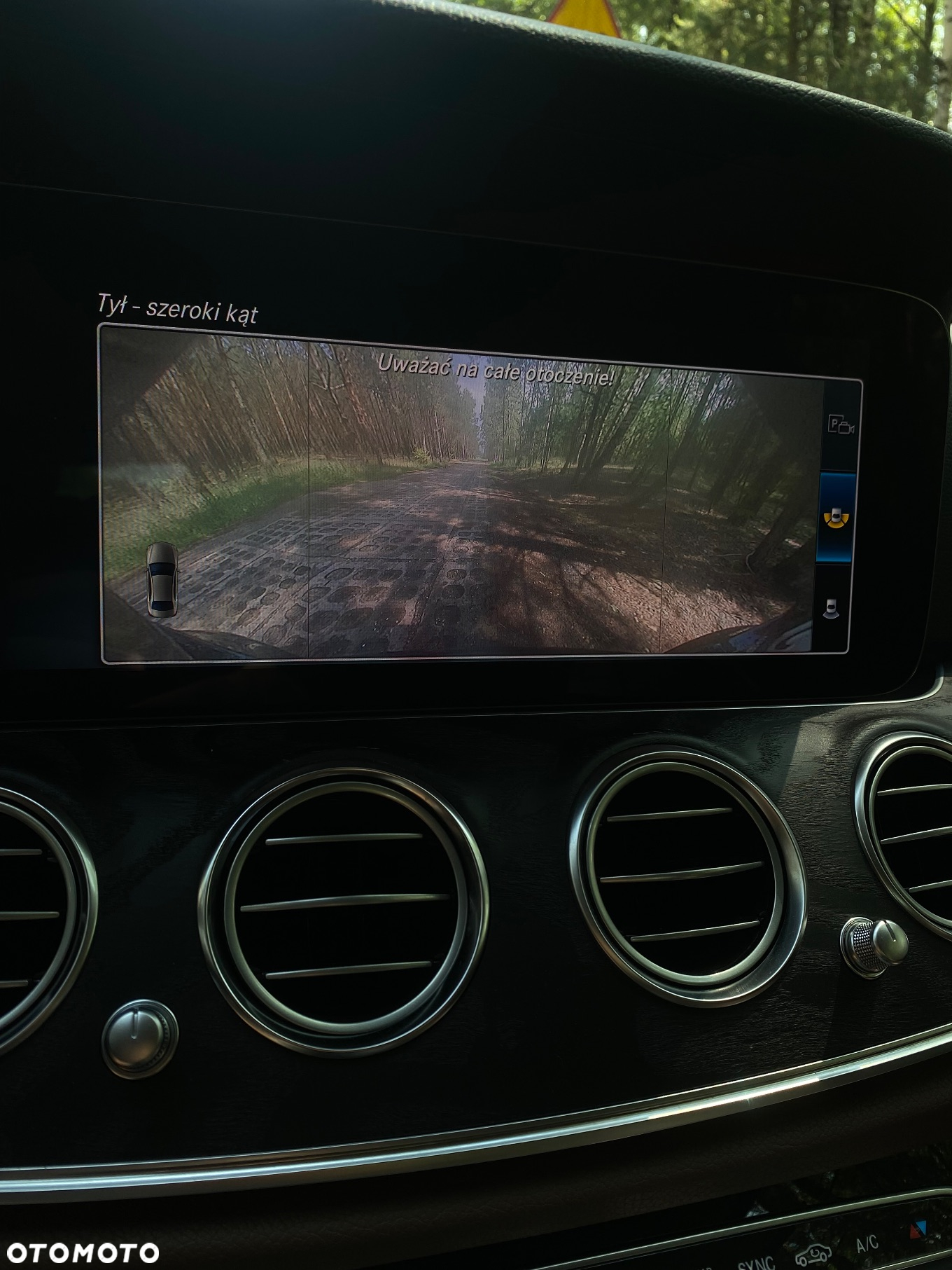 Mercedes-Benz Klasa E 220 d 4-Matic 9G-TRONIC - 30