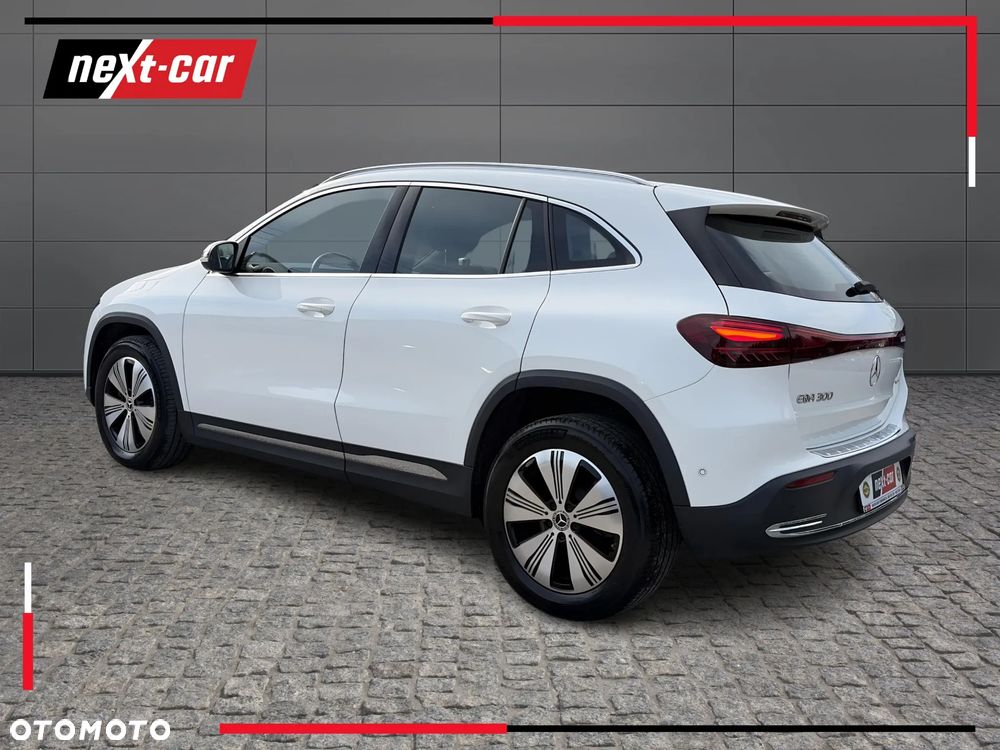 Mercedes-Benz EQA 300 66.5kWh 4-Matic AMG Line - 4