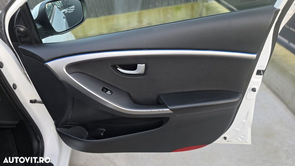 Hyundai i30 blue 1.6 CRDi YES! Gold - 19