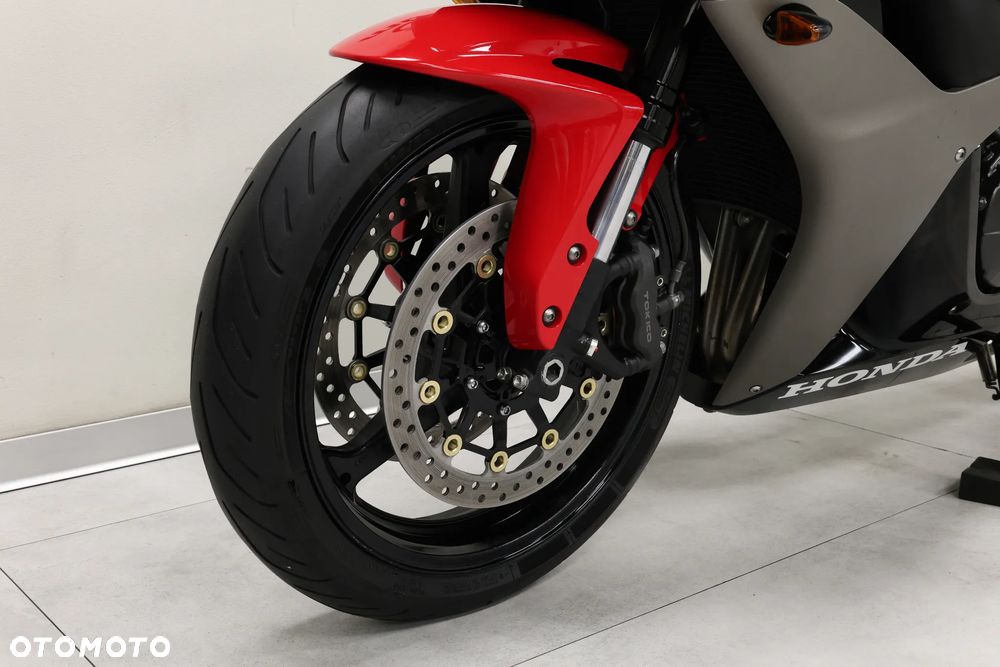 Honda CBR - 32