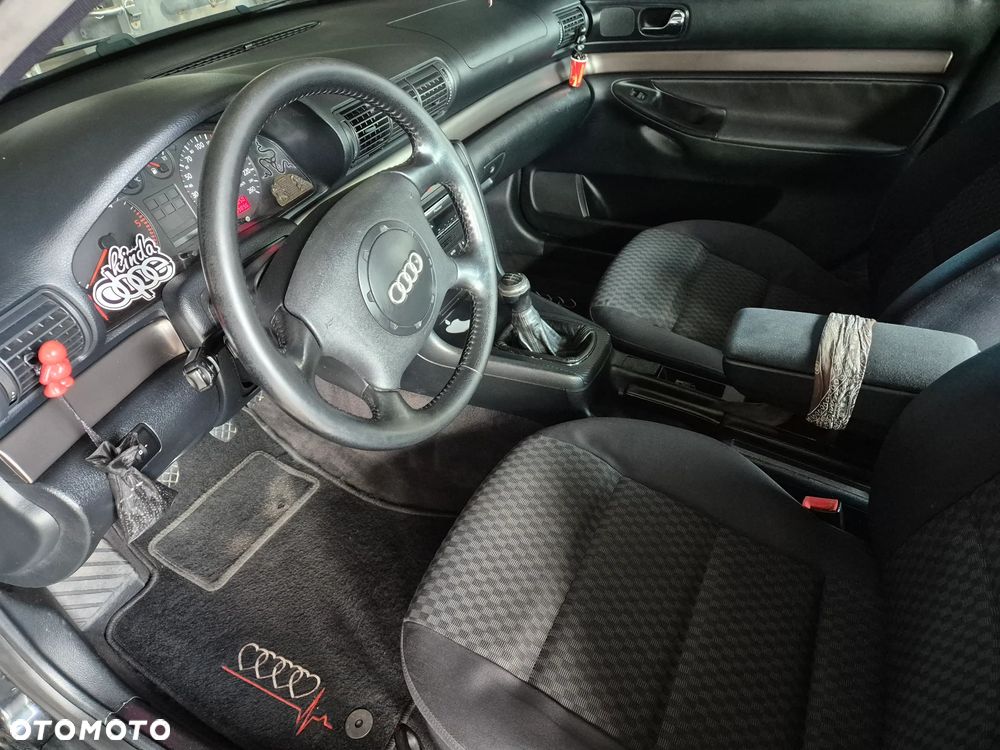 Audi A4 Limousine - 18