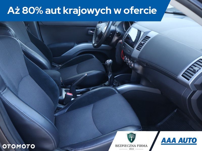 Mitsubishi Outlander - 11