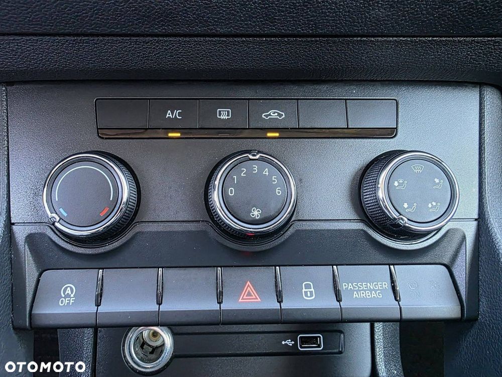 Skoda Karoq 1.0 TSI Drive - 24