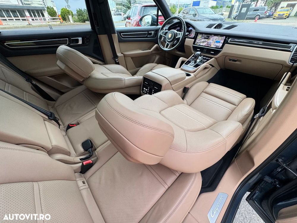 Porsche Cayenne - 22