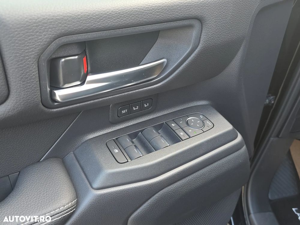 Toyota Land Cruiser 2.8l D-4D 204 CP A/T 7 locuri Luxury AVS - 17