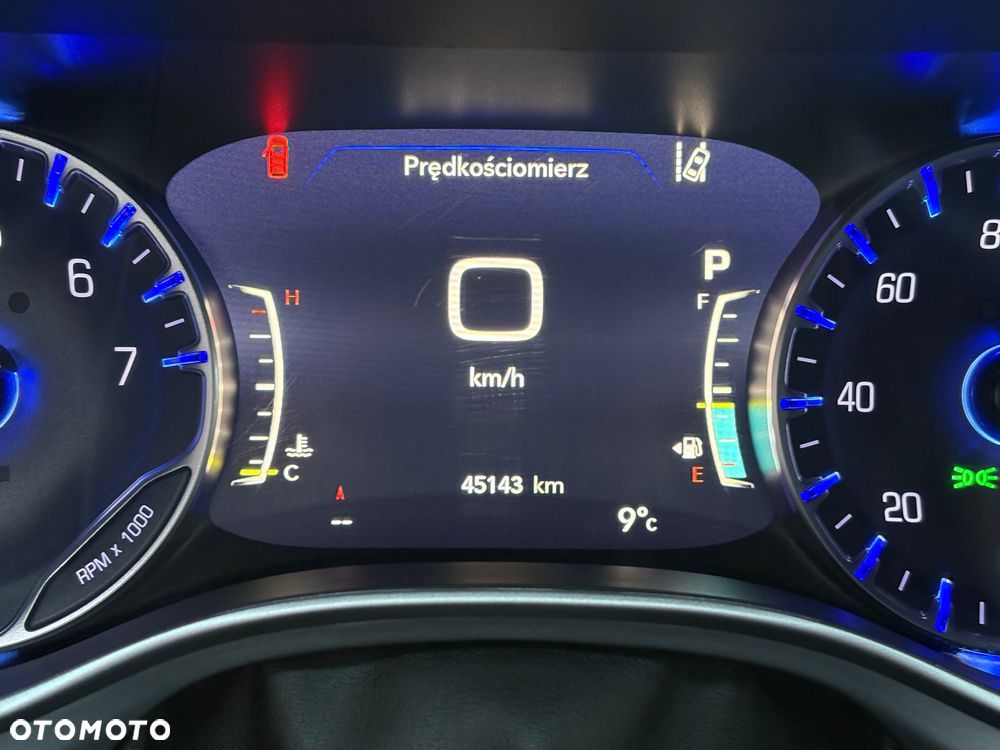 Chrysler Pacifica - 21