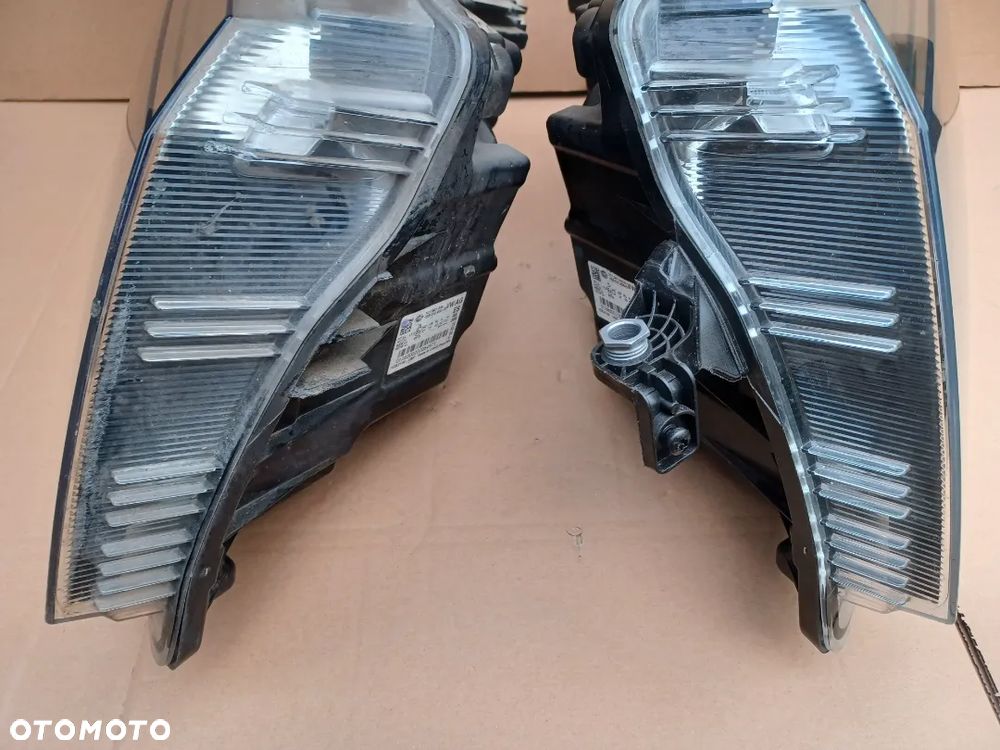 Lampa przednia lewa prawa VW Crafter Mann 7C1 - 5