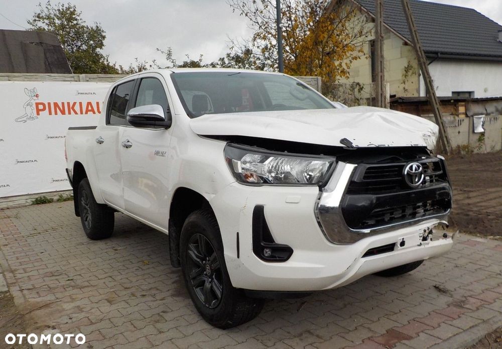 Toyota Hilux - 1