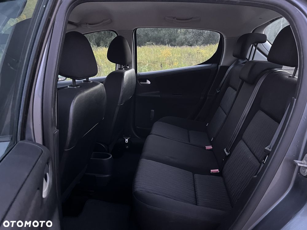 Peugeot 207 - 8