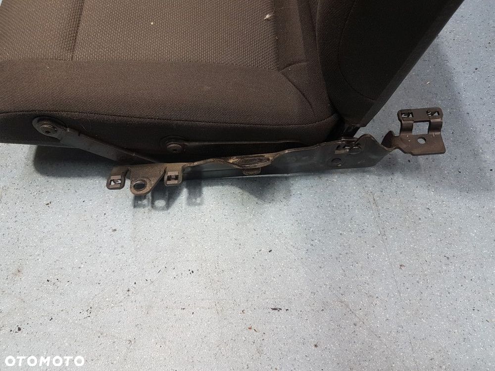 OPEL ZAFIRA B II FOTEL TYŁ 3 RZĄD LEWY - 2