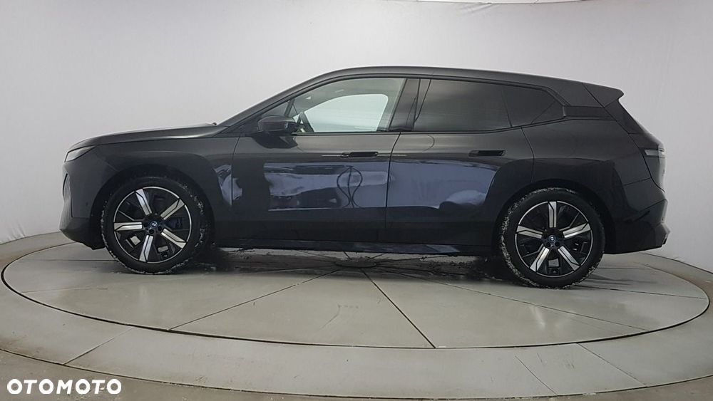 BMW iX - 4