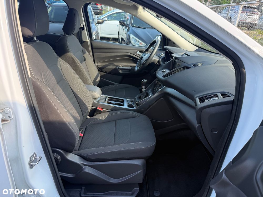 Ford Kuga - 26