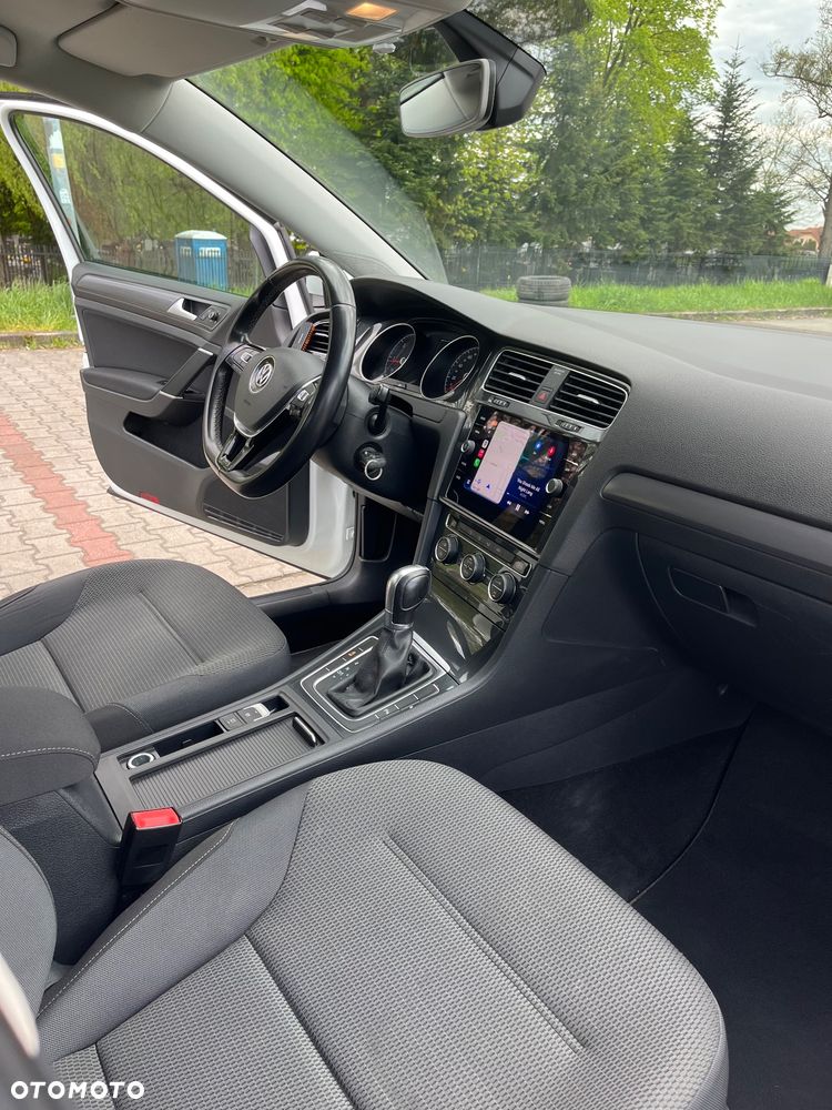 Volkswagen Golf - 9
