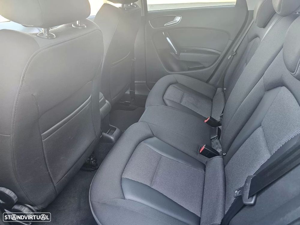 Audi A1 1.2 TFSi S-line - 9